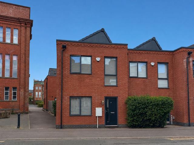 Wordsworth Road, Leicester LE2, 2 bed end terrace house to rent, £1,200 pcm | PrimeLocation