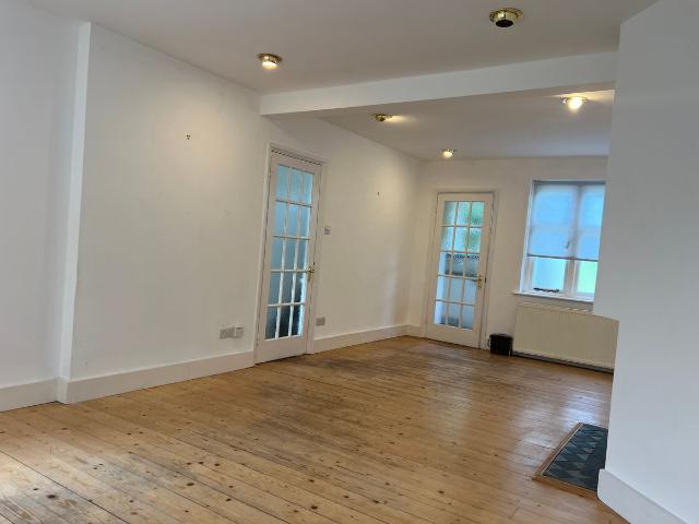 Wordsworth Walk, London NW11, 2 bed cottage to rent, £2,400 pcm | PrimeLocation