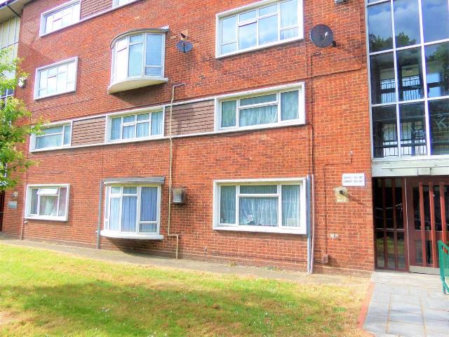Wordsworth Way, West Drayton UB7, 2 bed maisonette to rent, £1,900 pcm | PrimeLocation