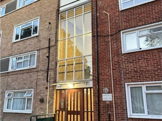 Wordsworth Way, West Drayton UB7, 2 bed flat to rent, £1,850 pcm | PrimeLocation