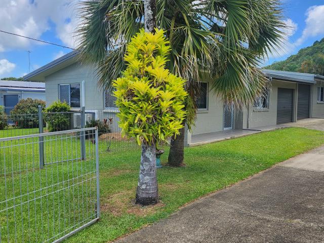 Woree 1/23 Windarra Street