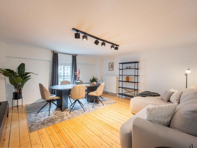 Work and Travel in Potsdam: Spacious renovated apartment for six, Potsdam Amsterdam Apartments for Rent