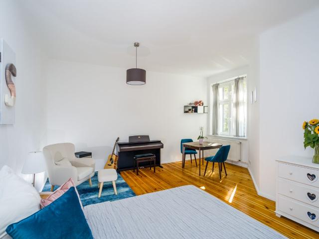 Work, Play, Relax – Spacious Studio in Friedrichshain close to Prenzlauer Berg & Mitte, Berlin Amsterdam Apartments for Rent