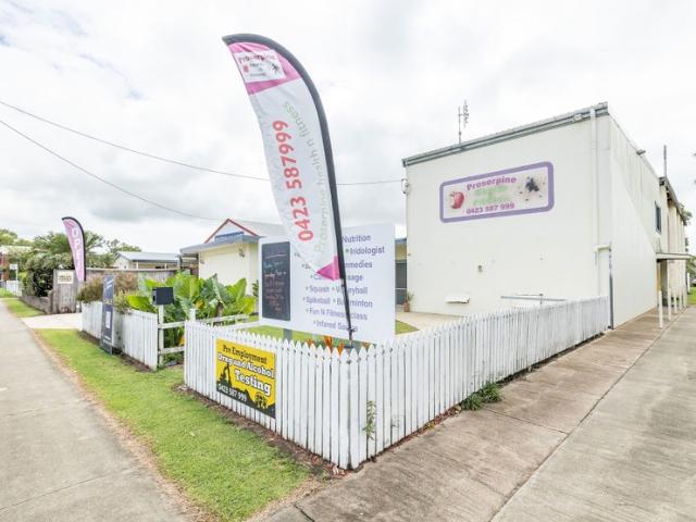 A Unique Gem, commercial & residential living all in 1. Allowing you to work & live in the same location. Think of the time & money you can save