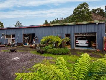 Work, Store, Create Flexible Shed on Residential Land Near Main Street!