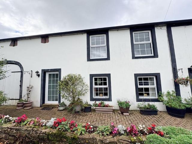 Workington CA14 2 bed terraced house to rent £700 pcm £162 pw