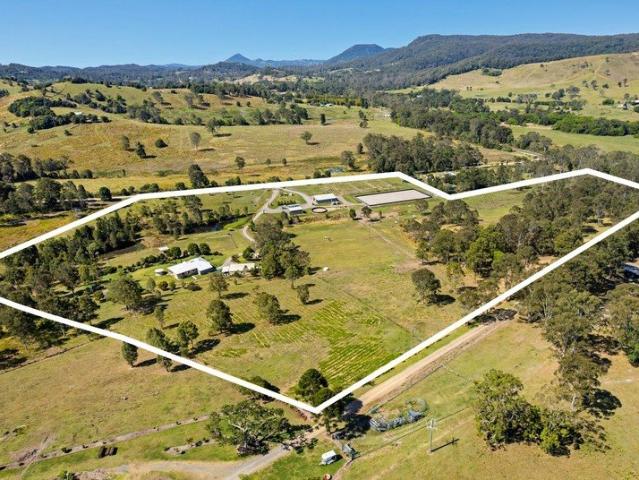 WORLD CLASS 33 ACRE EQUESTRIAN ESTATE, PROFESSIONAL 70M X 35M ARENA, 5 STABLE COMPLEX & 9 ELECTRIFIED PADDOCKS!