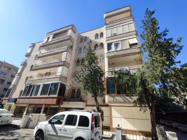 World İlkevim'den Yenişehir'de Cadde Üzeri 3+1 Kiralık Daire