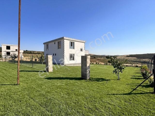 World İlkevim'den Büyükördek'de Fıstık Bahçeli Satılık Bağ Evi