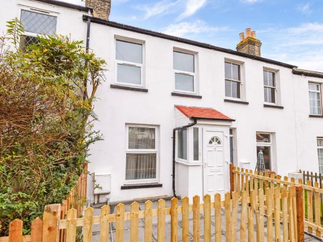 Worlds End Lane, Orpington BR6, 3 bed terraced house to rent, £1,850 pcm | PrimeLocation