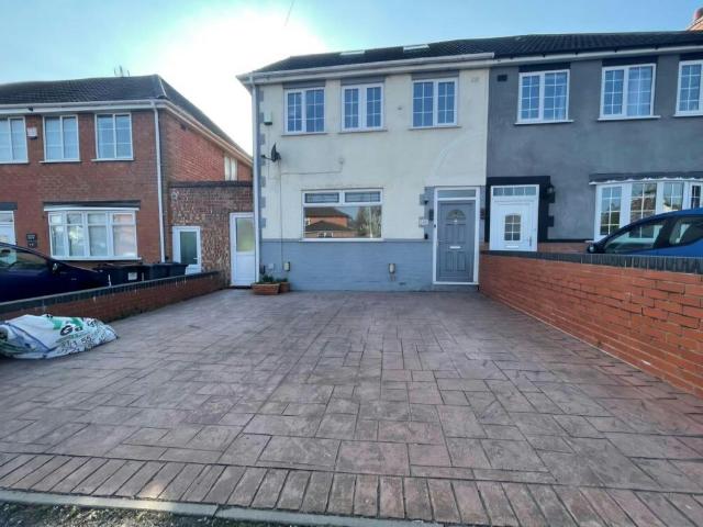 Worlds End Lane, Quinton, BIRMINGHAM 4 bed house to rent £1,795 pcm £414 pw