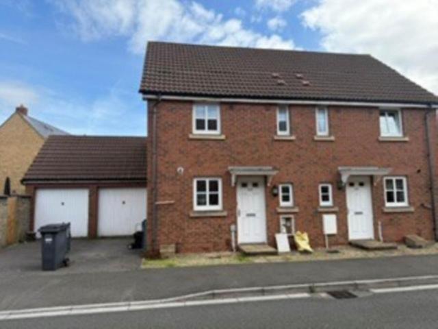 Worle Moor Road, Weston Village 2 bed terraced house to rent £1,250 pcm £288 pw