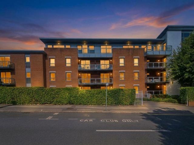 Worple Road, Warwick House SW19, 2 bed flat to rent, £3,000 pcm | PrimeLocation