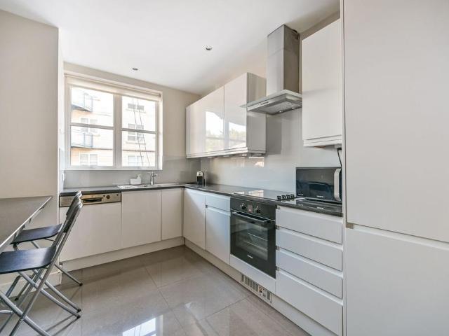 Worple Road, Wimbledon, London, SW19 2 bed flat to rent £5,200 pcm £1,200 pw