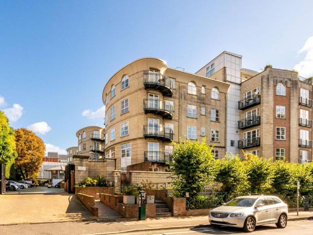 Worple Road, Wimbledon, London SW19, 2 bed flat to rent, £5,200 pcm | PrimeLocation