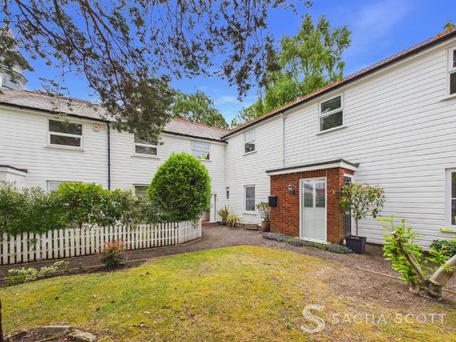 Worple Road, Epsom, KT18 3 bed maisonette to rent £2,100 pcm £485 pw
