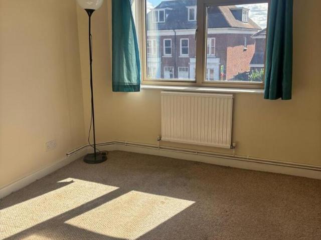 Worple Road, London 1 bed in a house share to rent £875 pcm £202 pw