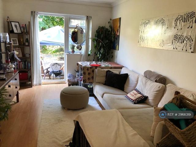 Worple Road, London, SW20 1 bed flat to rent £1,800 pcm £415 pw