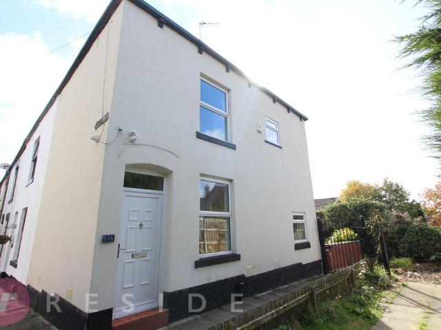 Worrall Street, Rochdale OL12 2 bed end of terrace house to rent £800 pcm £185 pw