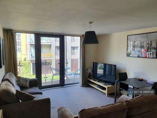 Worsdell Drive, Gateshead, NE8 2 bed flat to rent £1,145 pcm £264 pw