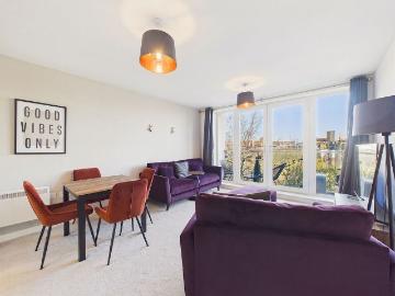 Worsdell Drive, Gateshead NE8, 2 bed flat to rent, £1,250 pcm | PrimeLocation