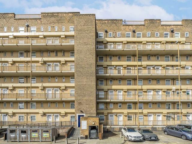 Worsopp Drive, Clapham SW4, 2 bed flat to rent, £2,450 pcm | PrimeLocation