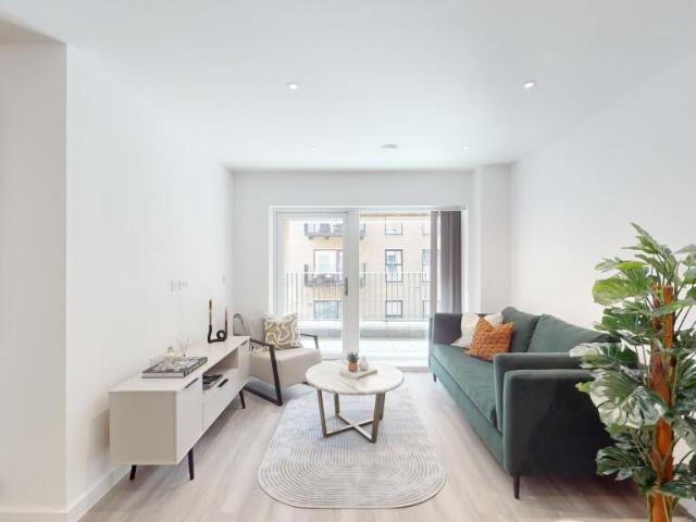 Wotton Court 2 Rolfe Terrace SE18 1 bed flat to rent £1,950 pcm £450 pw
