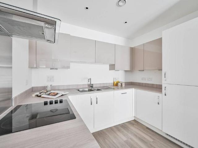 Wotton Court, London SE18 1 bed apartment to rent £2,000 pcm £462 pw