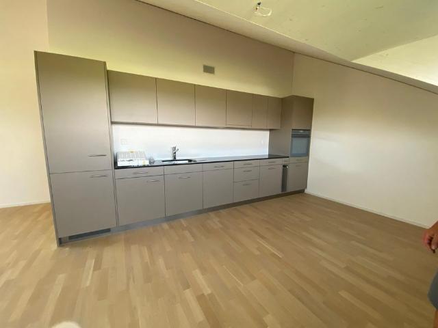 Wow, 3.5 Z Wohnung mit grossem Balkon