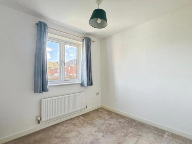 WOW! A stunning nearly new three bedroom family home in a really popular location. Call NOW to book your priory viewing!