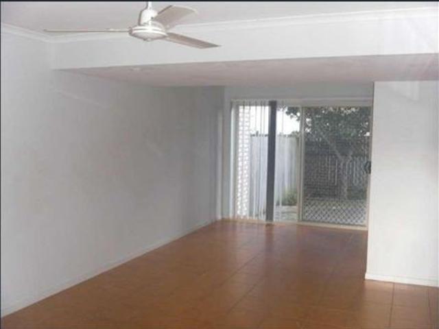 WOW GREAT VALUE 3 BEDROOM TOWNHOUSE ACT FAST