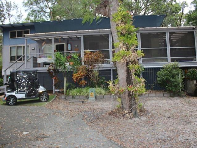 WOW Factor amazing open plan OFF GRID Rain Forest Retreat cabin 15 Mins from Gold Coast QLD