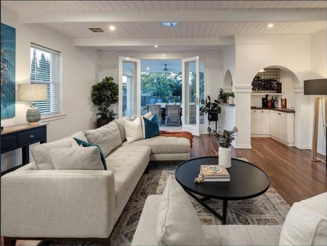 WOW ON WILLCOX! 4 BEDROOM HOME PLUS STUDY!