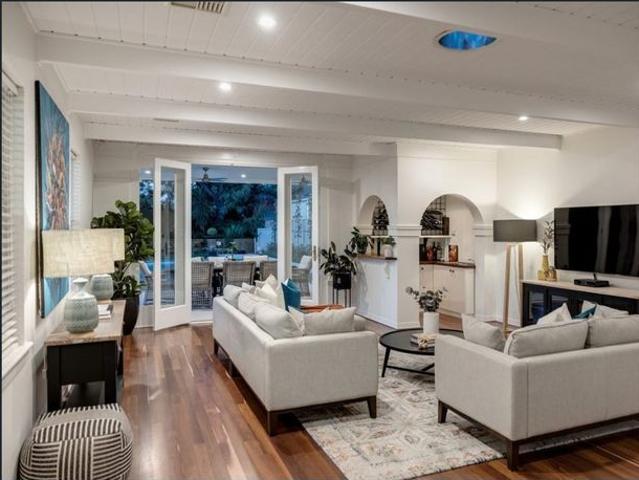 WOW ON WILLCOX! 4 BEDROOM HOME PLUS STUDY!