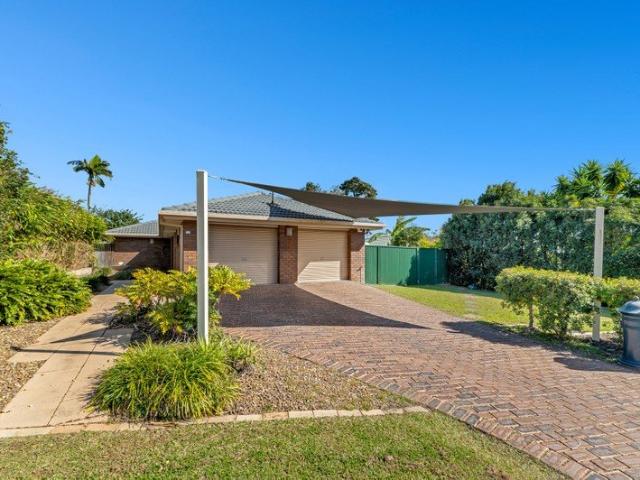 Family home in Helensvale with Inground pool, on 815m2, in a quiet cul de sac