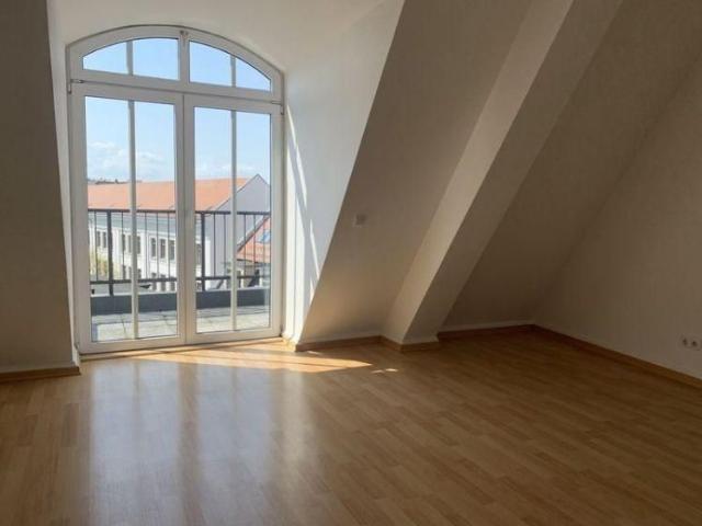 Wow* tolle DG Wohnung mit 2 Terrassen* Lindenau* 5.OG* Laminat* EBK* Aufzug* SP anmietbar