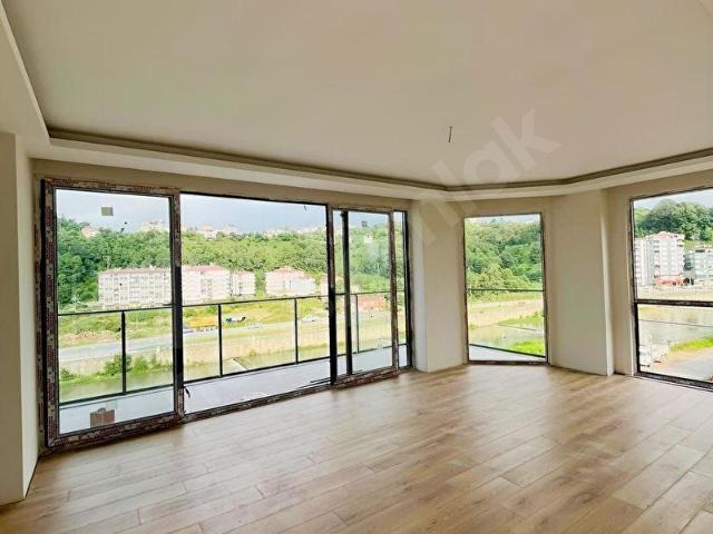 WP YAKA EMLAKDAN PAZAR MAHALLESİNDE SATILIK 3+1 GENİŞ DAİRE