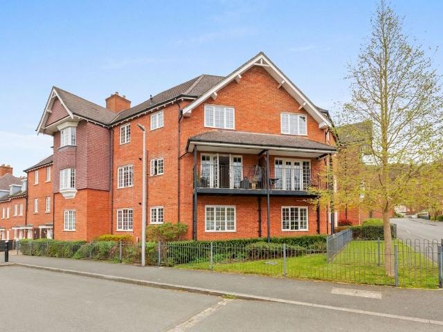 Wroughton Road, Wendover HP22, 2 bed flat to rent, £1,400 pcm | PrimeLocation