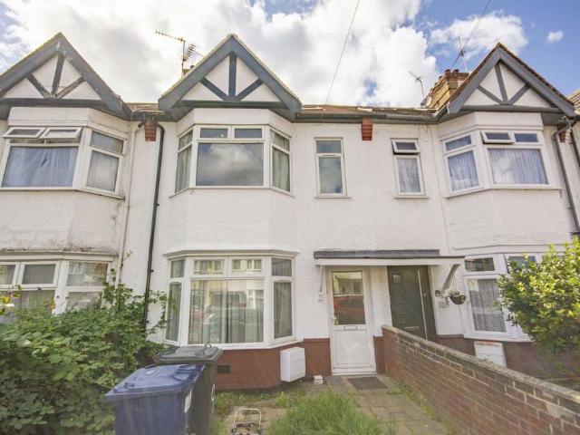 Wroughton Terrace, London NW4 5 bed terraced house to rent £3,450 pcm £796 pw