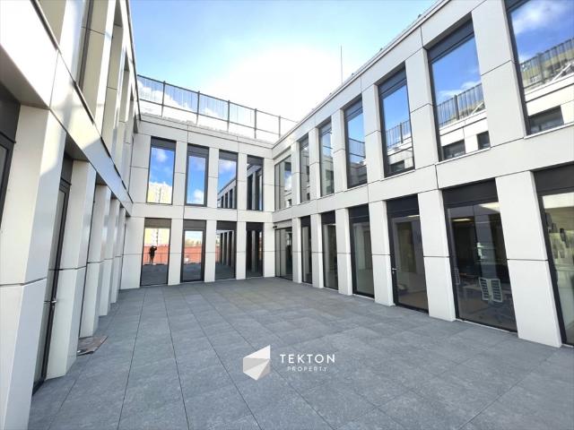 Nowoczesny lokal 180 m2 z dużymi przeszkleniami i parkingiem