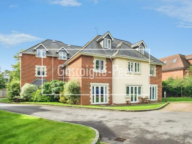 Wray Park Road, Reigate RH2, 2 bed flat to rent, £1,800 pcm | PrimeLocation