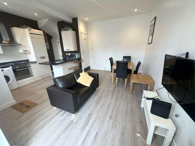 Wrangthorn Terrace, Hyde Park, Leeds LS6, 5 bed terraced house to rent, £463 pppm | PrimeLocation