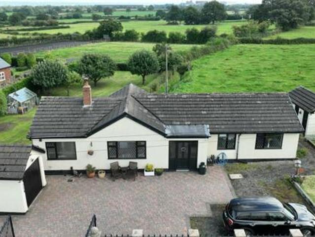 Wrexham Road, Holt, 3 Bedroom Detached