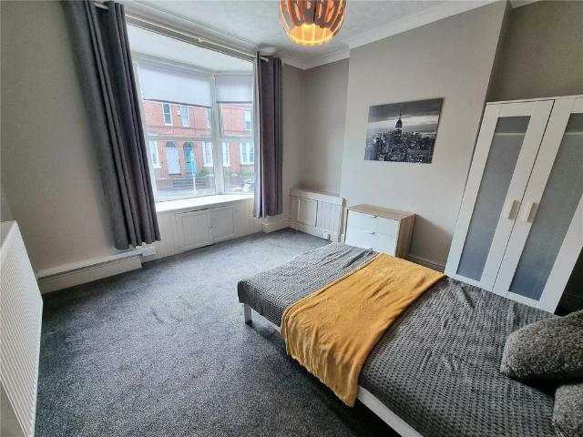 Wrekin Road, Wellington, Telford. 1 bed in a house share to rent £595 pcm £137 pw