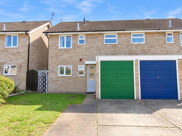 Wren Close, Mildenhall IP28 3 bed semi detached house to rent £1,385 pcm £320 pw