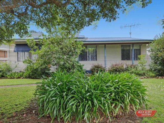 'WREN COTTAGE' Beautiful home and property