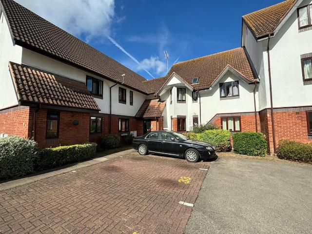 Wren Drive, West Drayton UB7, 2 bed flat to rent, £1,650 pcm | PrimeLocation