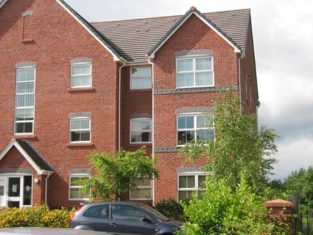 Wrenbury Drive, Cheshire CW9 2 bed apartment to rent £875 pcm £202 pw