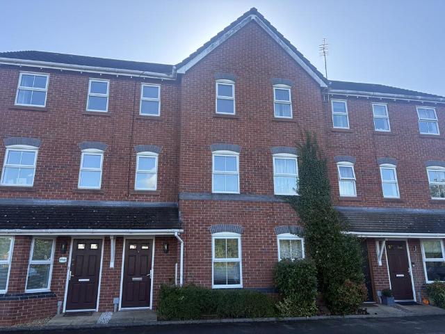 Wrenbury Drive, Kingsmead, Northwich 4 bed townhouse to rent £1,500 pcm £346 pw