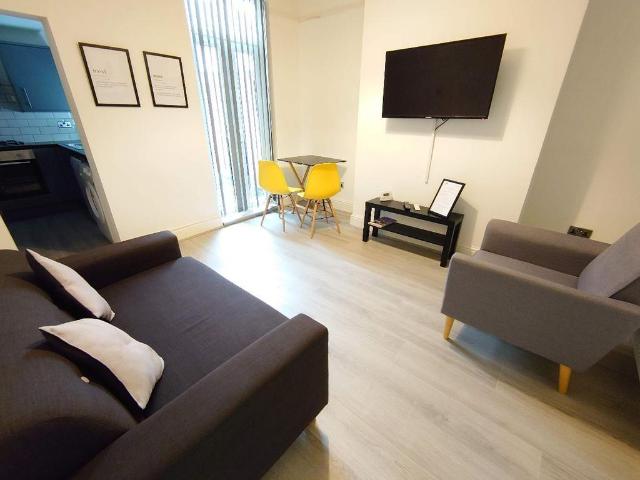 Wrenbury St, Kensington 3 bed terraced house to rent £1,690 pcm £390 pw